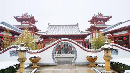 陕西麟游县:忽如一夜春风来 千树万树梨花开