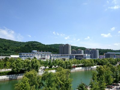 陕西省宝鸡市麟游县麟眉路靠近麟游县中学