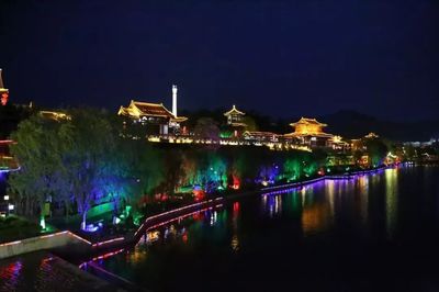 城幽景美人少,宝鸡深山藏着一个只有21℃千年皇家避暑城,夜景更是美冠天下!