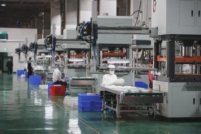 工厂办到家门口 就业顾家两不误