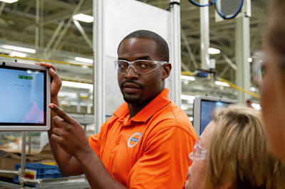 沃尔沃汽车首座美国工厂落成投产